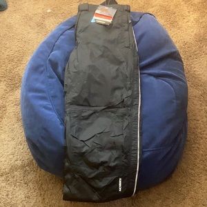Brand new Karbon Size Large men’s outer shell snow pants